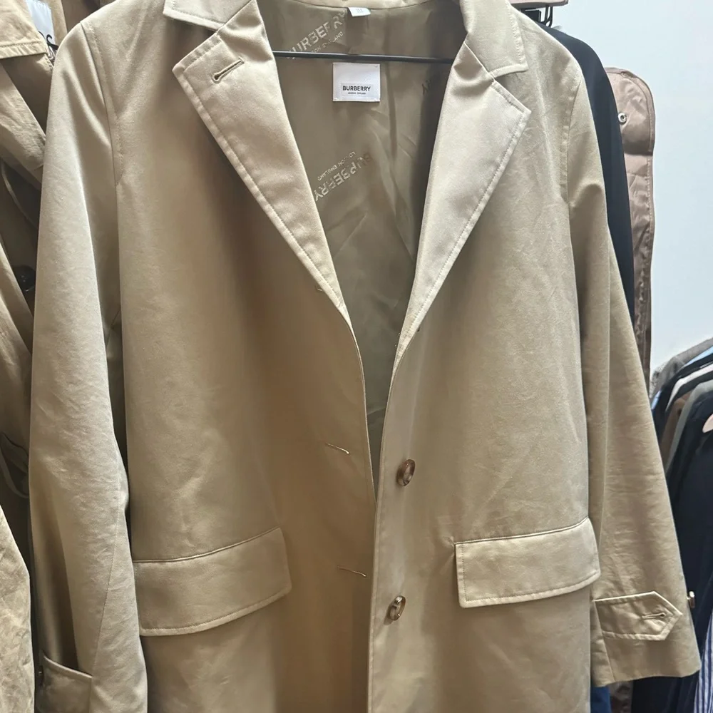 Burberry Women’s Farringdon Car Coat In Honey - Picture 7 of 11